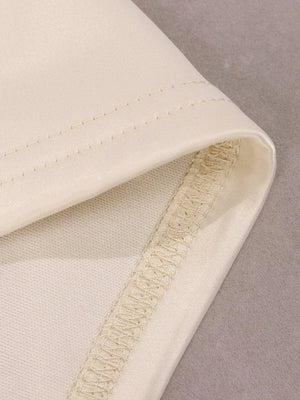 Gedrapeerde satijnen bodycon jurk met cut-out