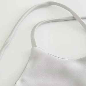 Grijze satijnen jurk