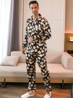 Heren zwarte satijnen pyjama met gele bloesemprint