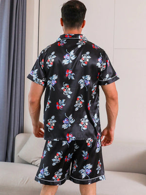 Heren zwarte satijnen shortama met aardbeienprint