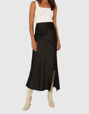 Lange satijnen rok met split