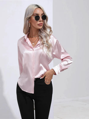 Licht roze satijnen blouse