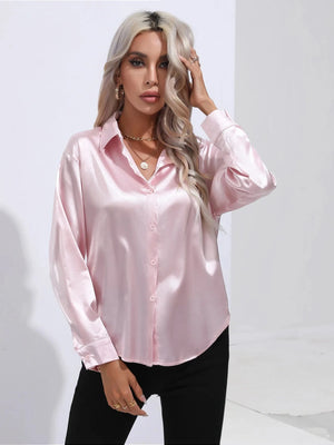 Licht roze satijnen blouse
