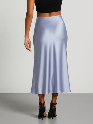Lichtblauwe satijnen rok