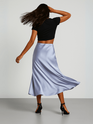 Lichtblauwe satijnen rok
