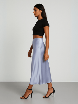 Lichtblauwe satijnen rok