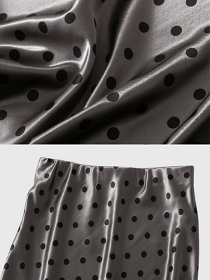 Satijn rok met stippenprint