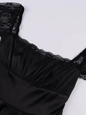 Satijnen cocktailjurkjes