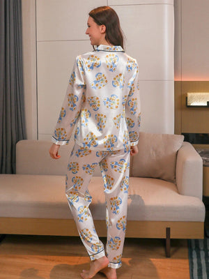 Satijnen pyjama dames met hartjes en bloemen print