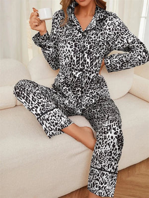 Satijnen pyjama luipaard