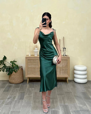 Satijnen waterval jurk