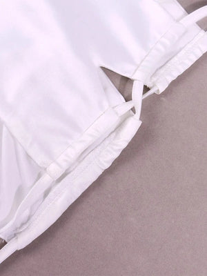 Witte gedrapeerde satijnen mini jurk met taille cut-outs