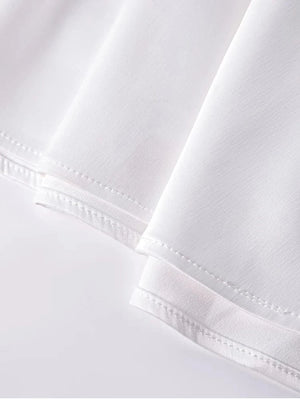 Witte satijnen mini-jurk