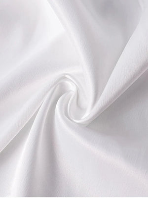 Witte satijnen mini-jurk