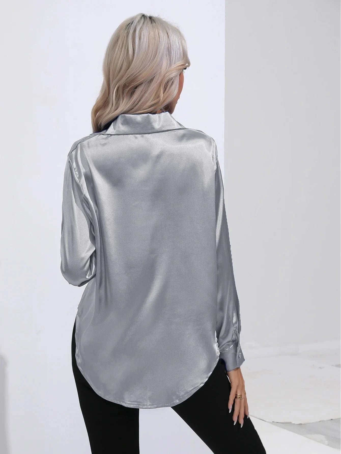 Zilverkleurige satijnen blouse