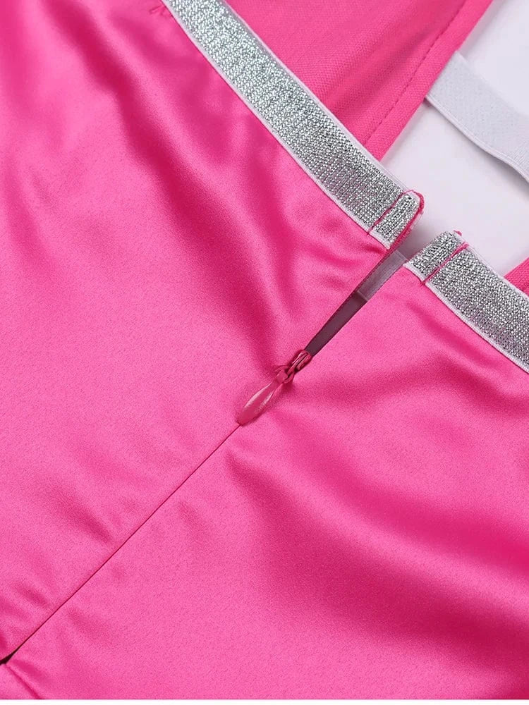 Fuchsia strapless satijnen jurkje met borst cut-out