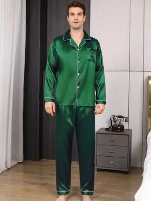 Groene satijnen herenpyjama