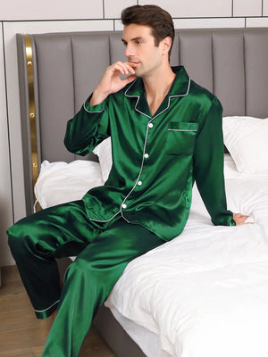 Groene satijnen herenpyjama