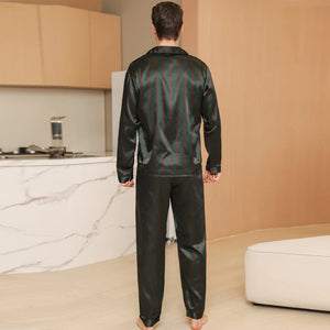 Groene satijnen pyjama heren met rode strepen