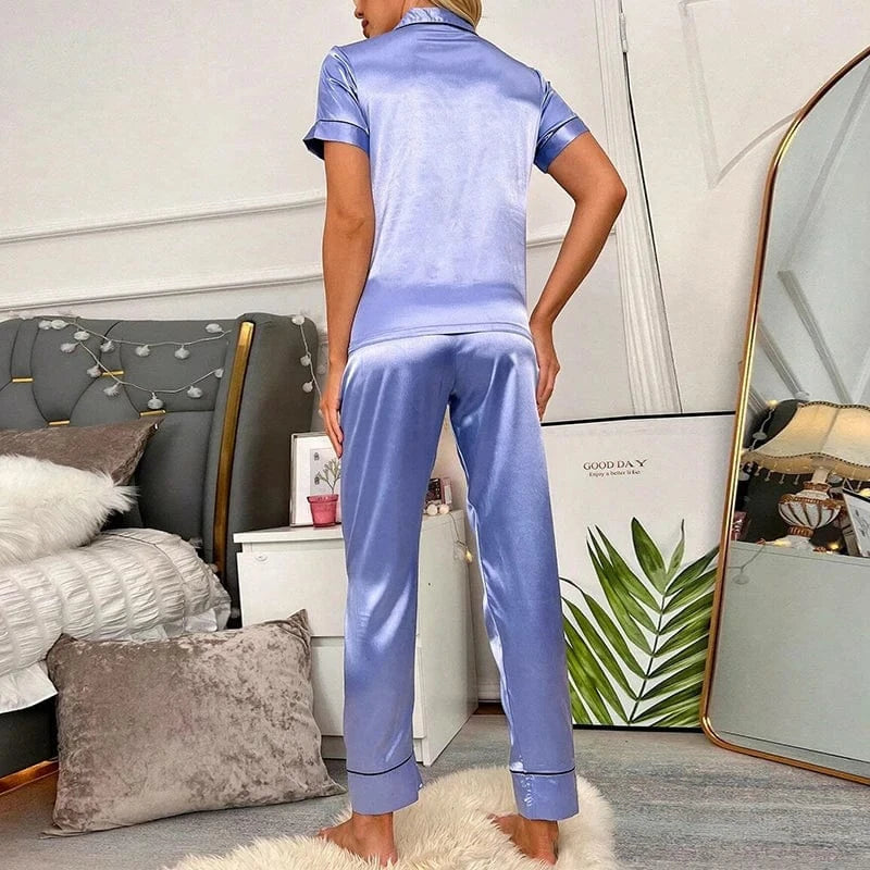 Lichtblauwe satijnen pyjama dames