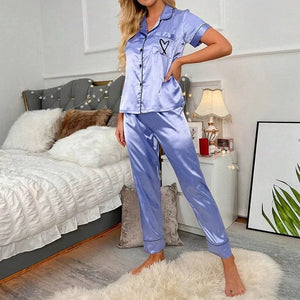Lichtblauwe satijnen pyjama dames