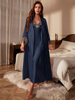 Luxe damesnachtkleding in blauw satijn