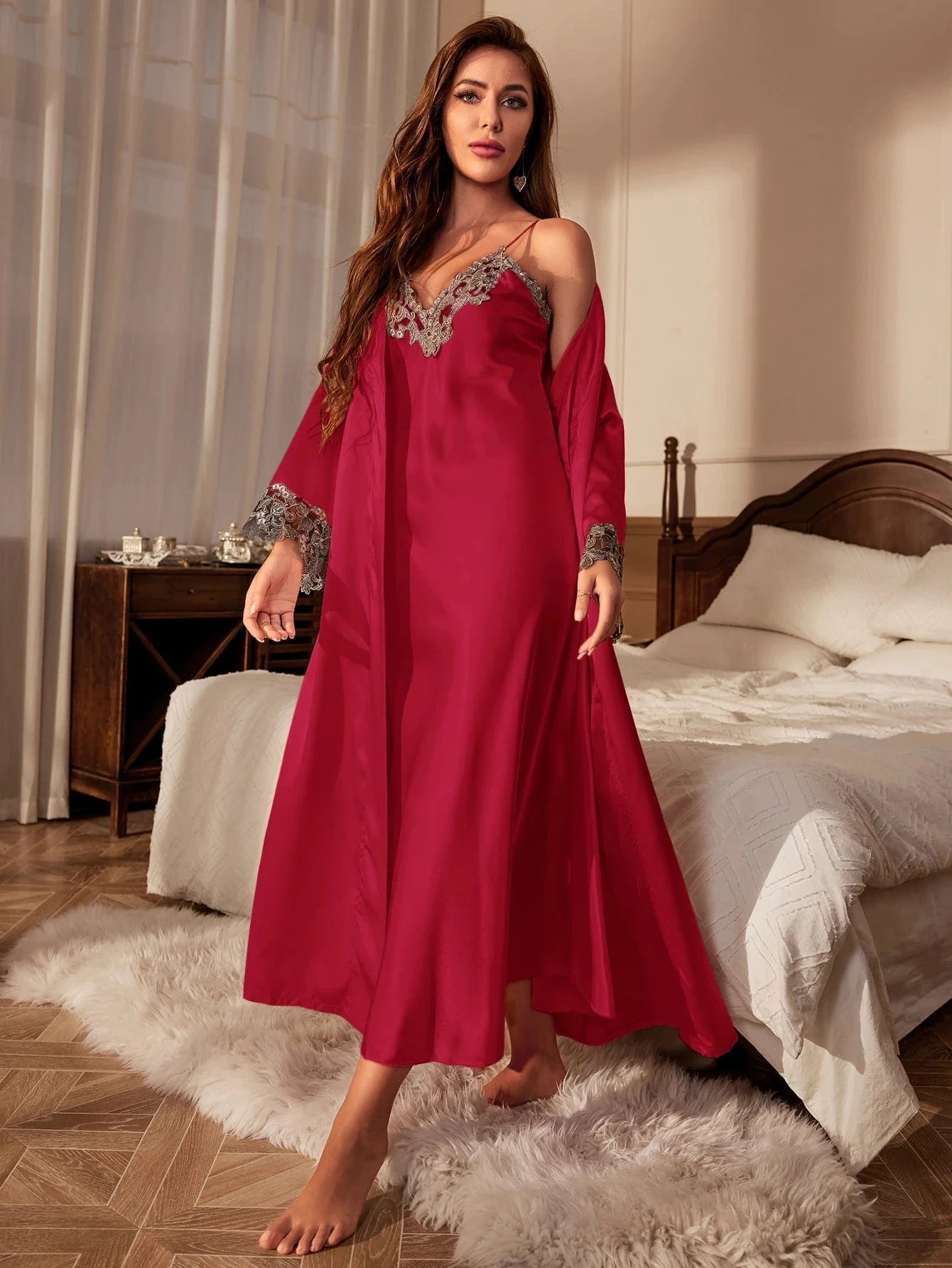 Luxe damesnachtkleding in rood satijn