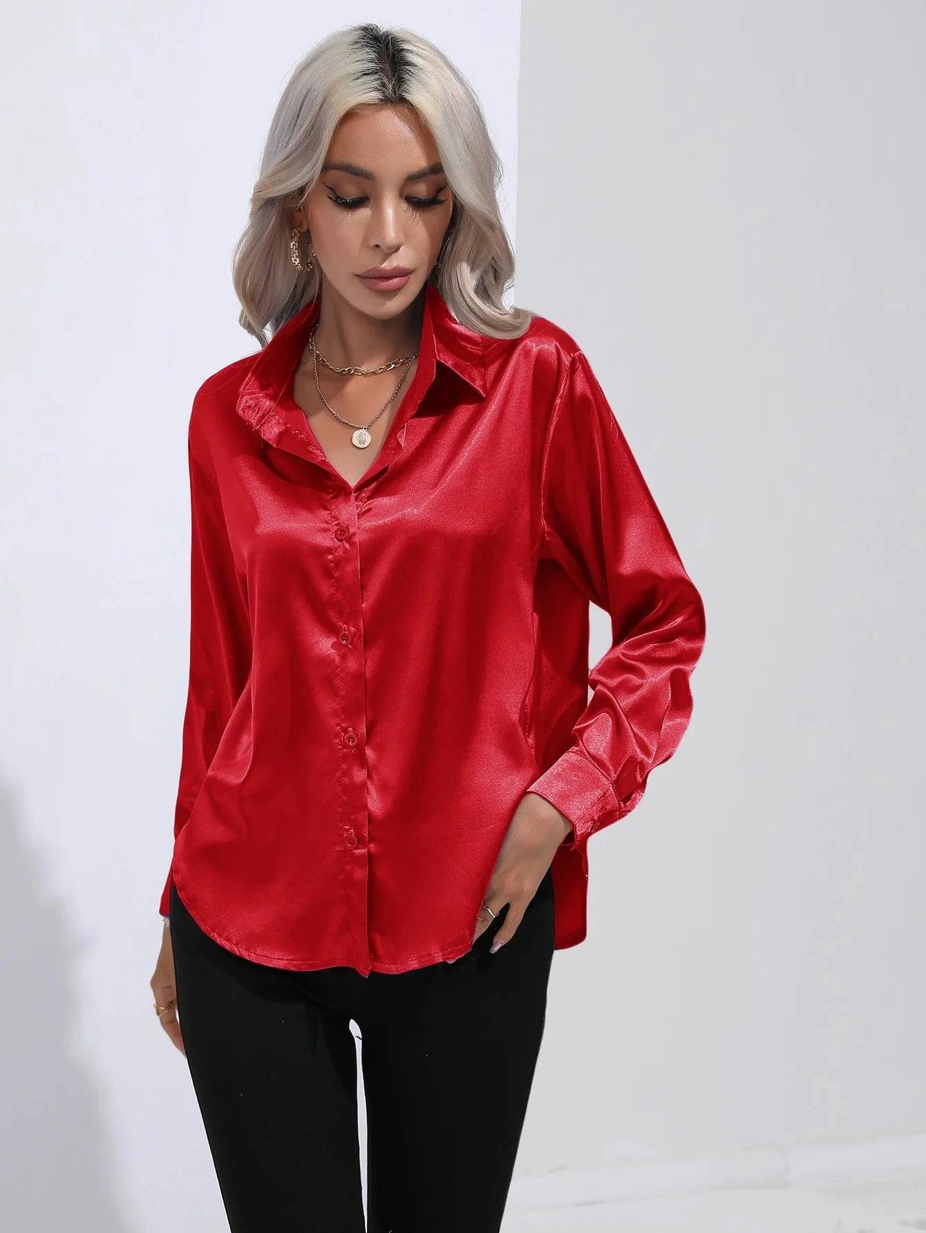 Rode satijnen blouse
