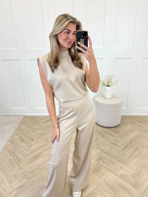 Satijnen jumpsuit open rug