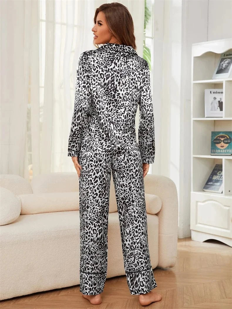 Satijnen pyjama luipaard
