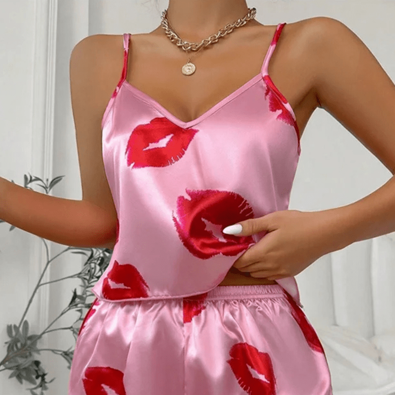 Satijnen shortama dames met lippenprint