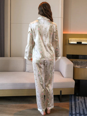 Witte lange satijnen pyjama dames met rozenprint