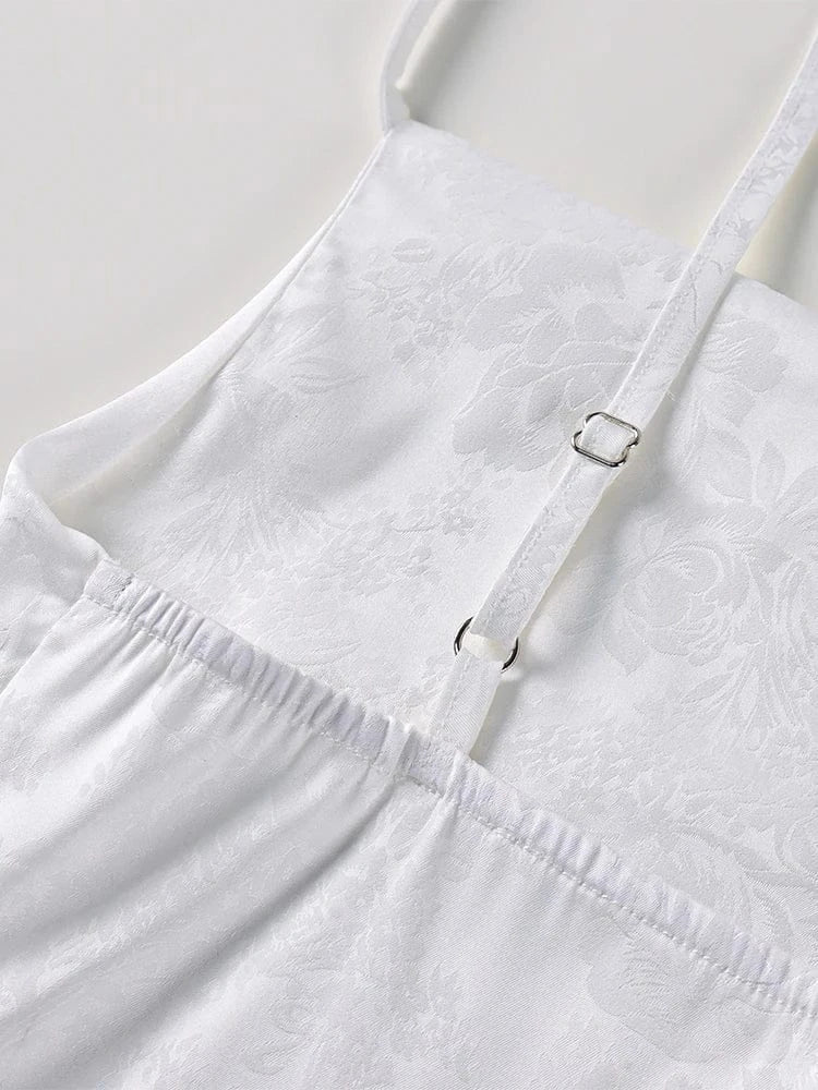 Witte satijnen mini jurkje met watervalhals en bloemen textuur