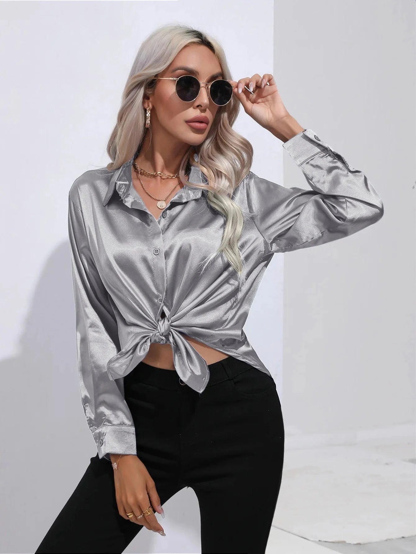 Zilverkleurige satijnen blouse