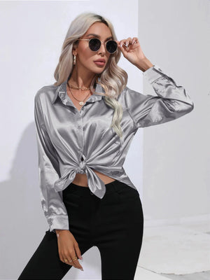 Zilverkleurige satijnen blouse