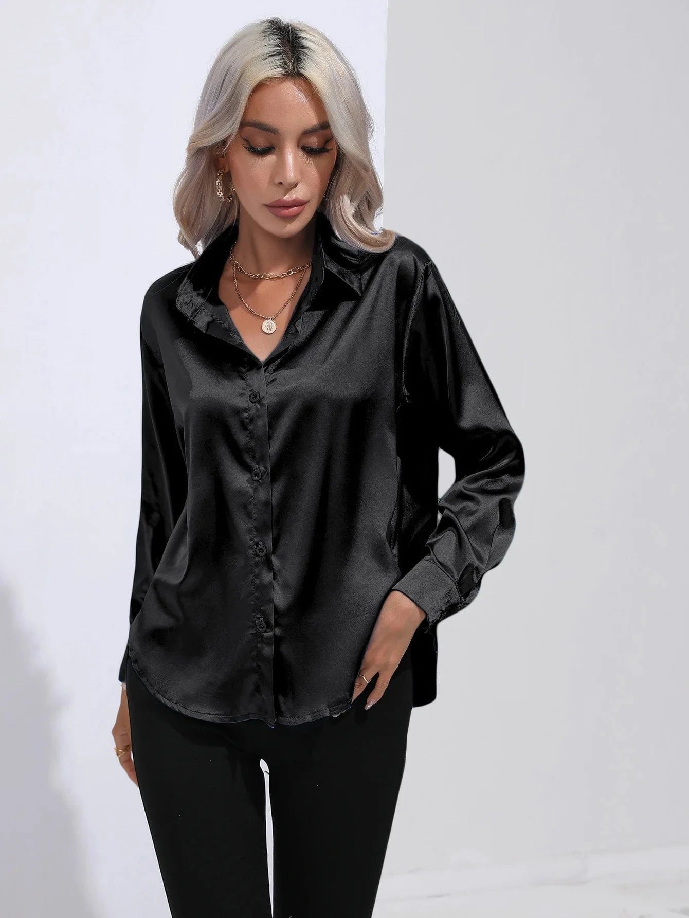 Zwarte satijnen blouse